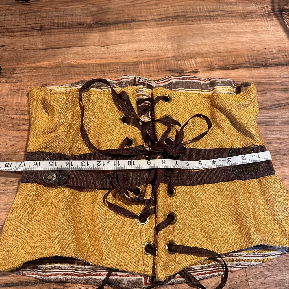 DITD underbust Corset yellow.